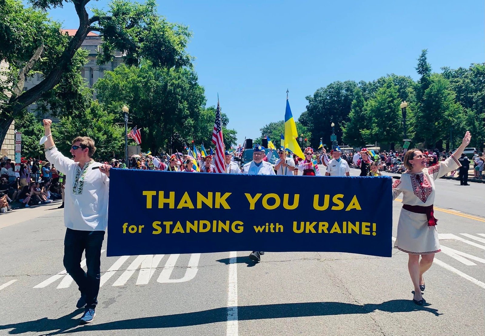 Українська делегація вперше взяла участь у параді на День незалежності США 1