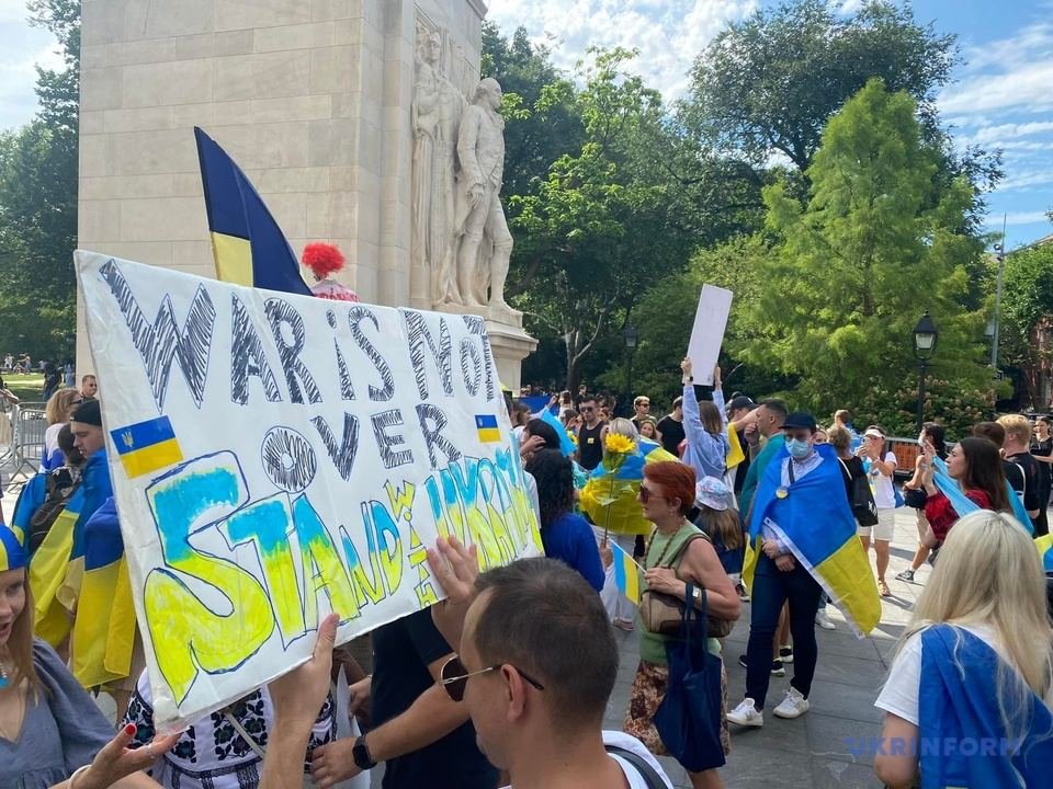 У центрі Нью-Йорка провели антивоєнну акцію «Війна не закінчилася» 2