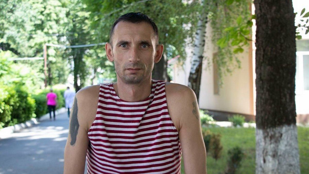 "Я вперше боявся смерті": військовий, який переніс дев'ять операцій, розповів про бої під Волновахою 3