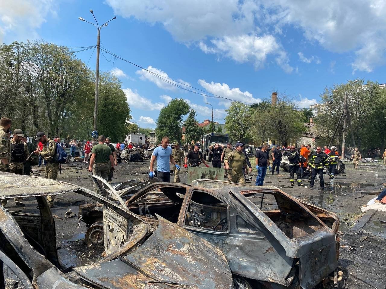 Понад 90 постраждалих і 20 загиблих. Всі подробиці ракетної атаки по Вінниці, фото та відео з місця подій 22