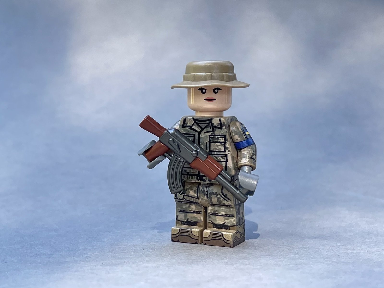 Українським військовим парамедикиням присвятили фігурки Lego 2