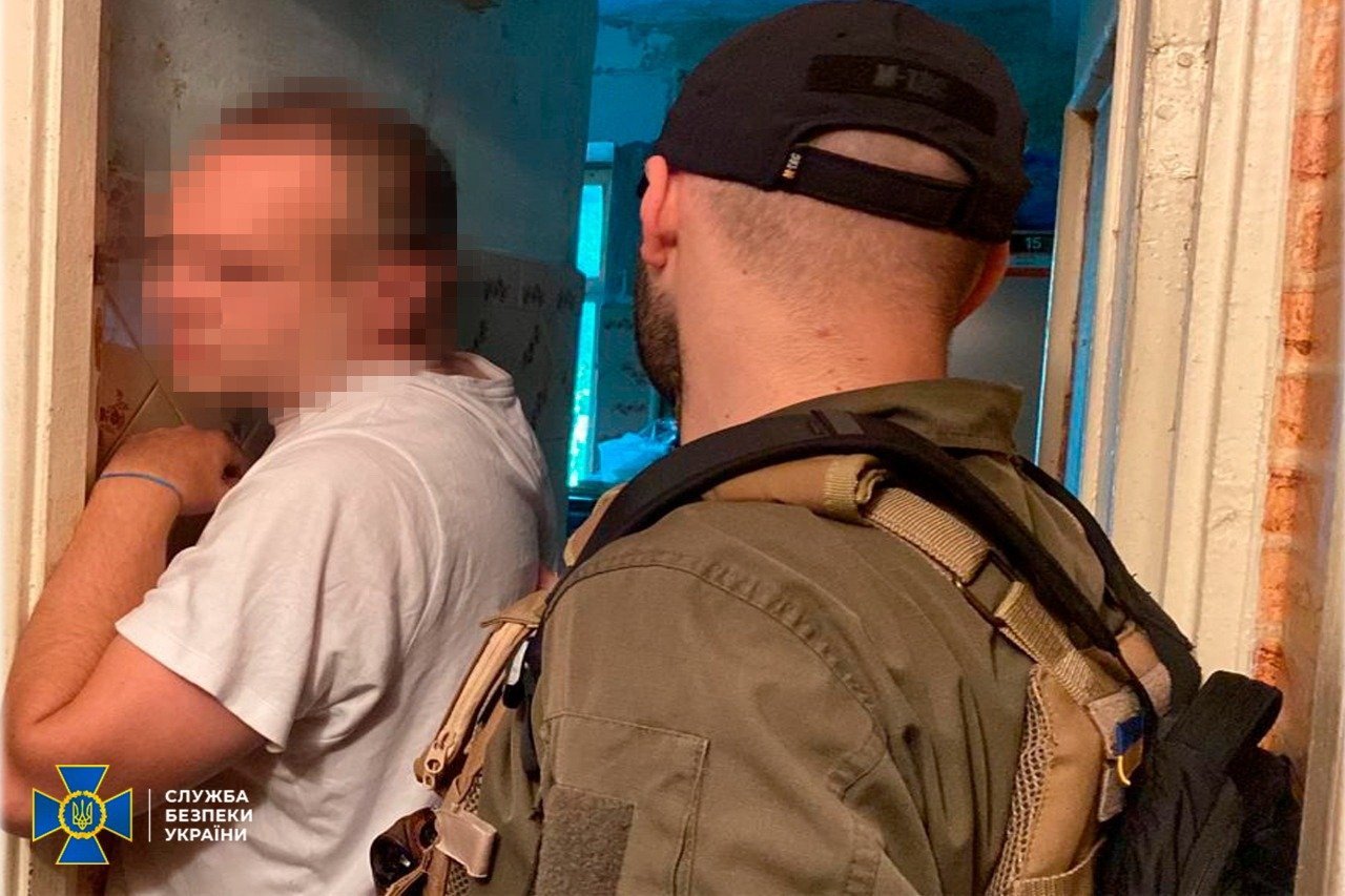У Києві агент російських спецслужб збирав дані про військових та тероборону: СБУ пояснила йому помилковість таких дій 1