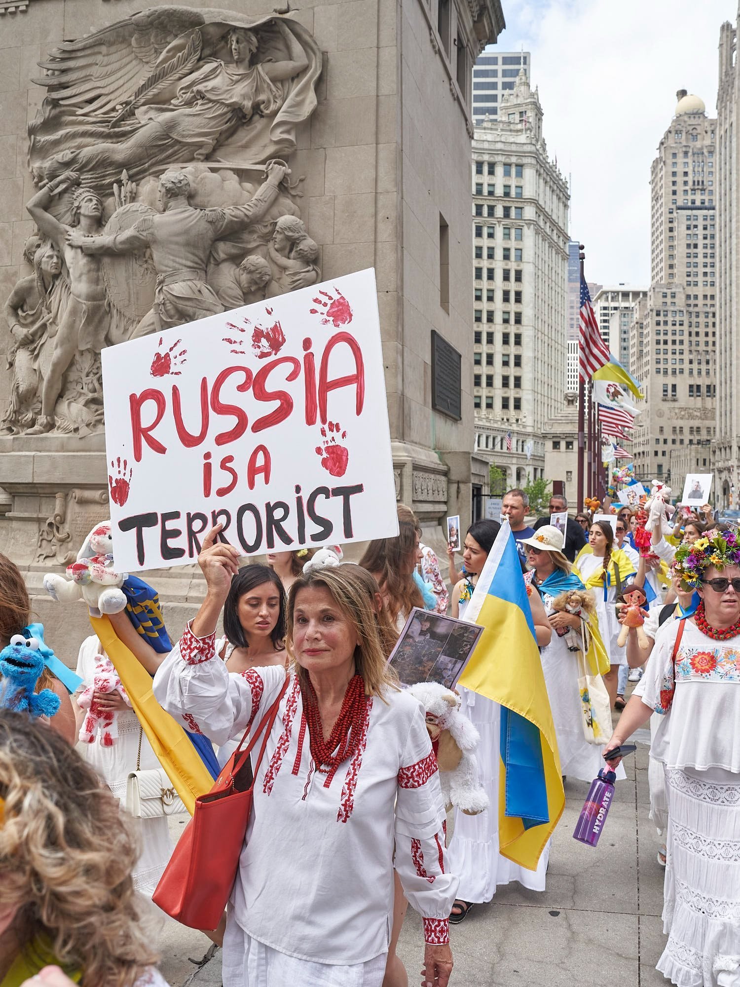 У Чикаго понад 300 українок з дітьми провели акцію-перформанс 4