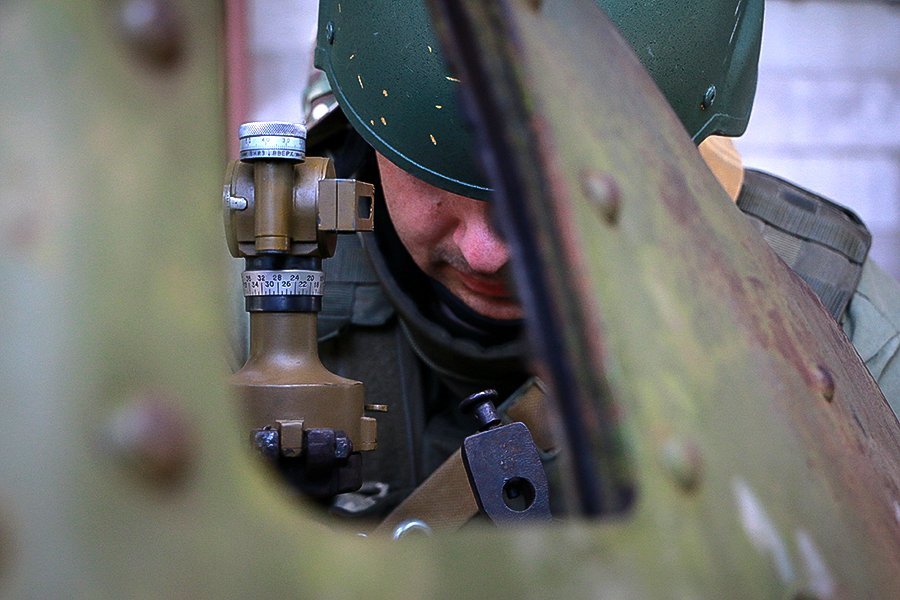 Українські військові пройшли навчання на гарматах Д-44: що це за зброя та де її вже застосовують 3
