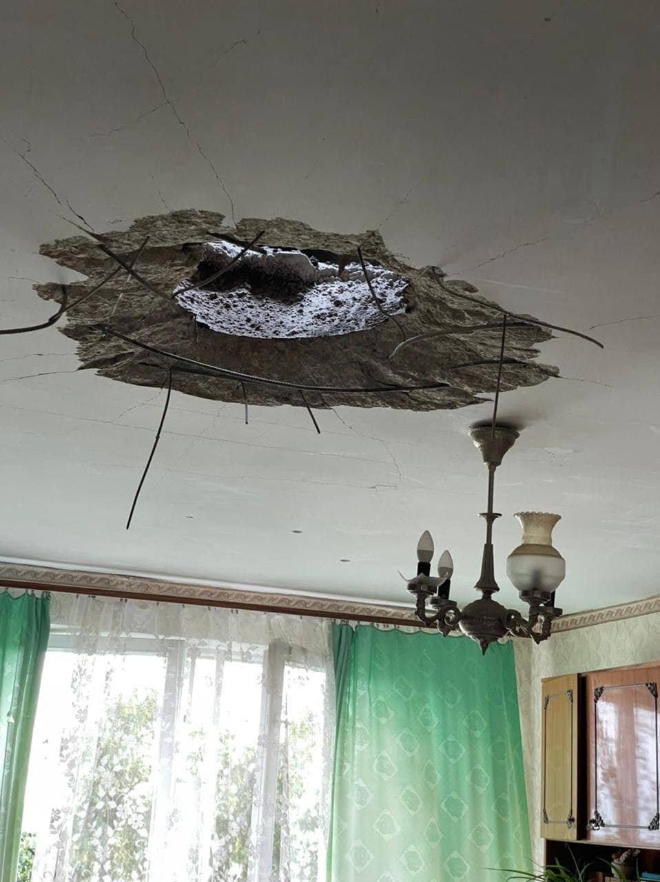 Осколкові поранення отримали 53-річна жінка та 49-річна місцева мешканка Осколкові поранення отримали 53-річна жінка та 49-річна місцева мешканка