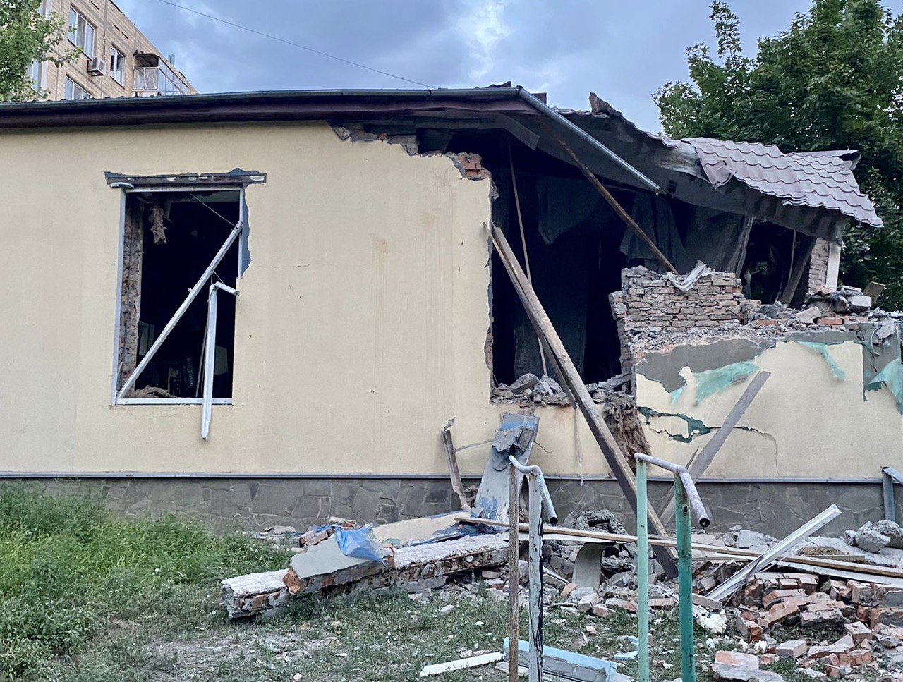 Рашисти запустили по Нікополю 120 реактивних снарядів: 3 загиблих та 9 поранених, багато руйнувань 1