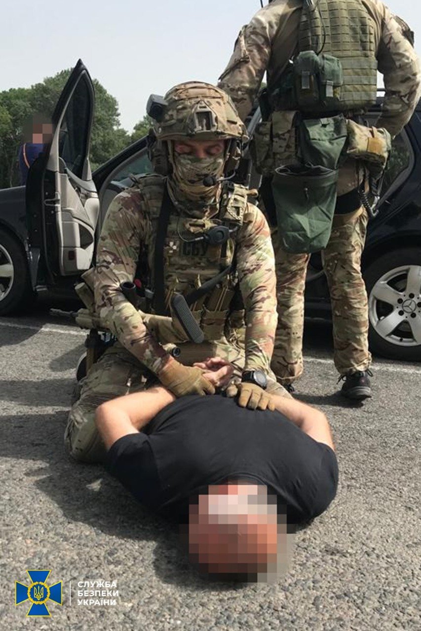 Зброя, знайдена під час обшуку. Джерело - СБУ