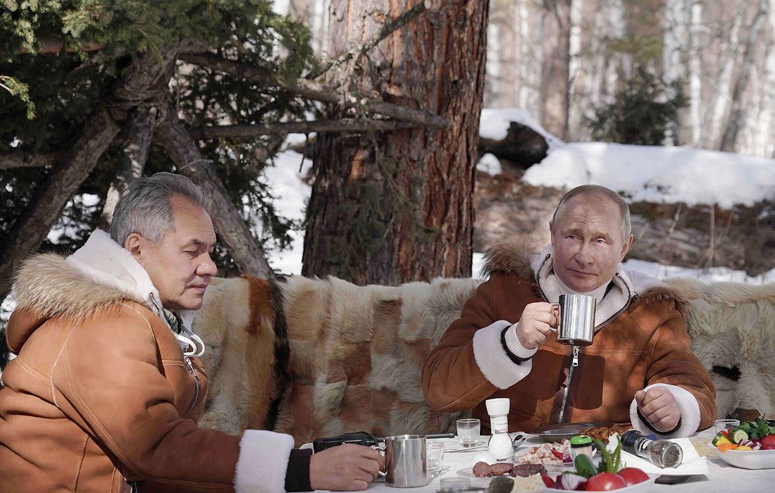 Путін разом з Шойгу усамітнювалися в тайзі  Путін разом з Шойгу усамітнювалися в тайзі
