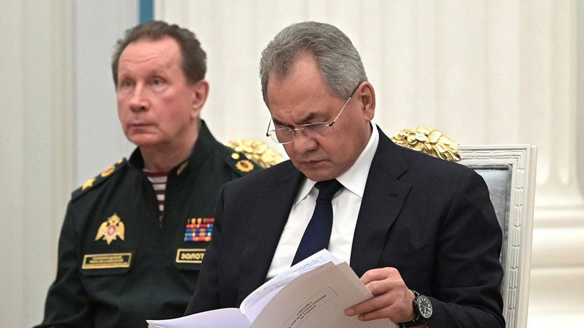 Шойгу чи Золотов має вирішити сам путін Шойгу чи Золотов має вирішити сам путін