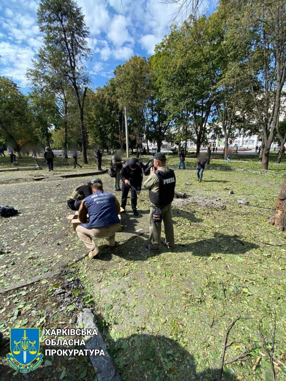 В Харкові через обстріл загинули двоє цивільних: подробиці та фото з місця подій 4