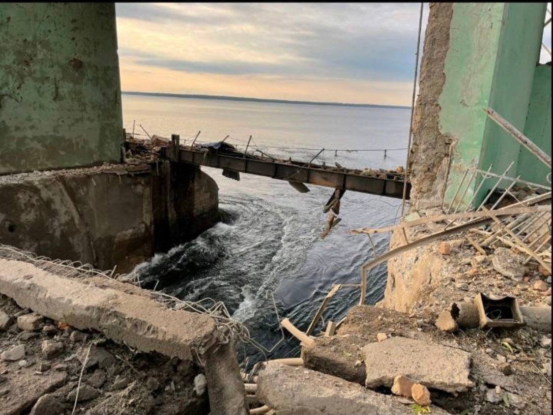 Гребля Карачуновського водосховища постраждала від ракетних ударів окупанта Гребля Карачуновського водосховища постраждала від ракетних ударів окупанта