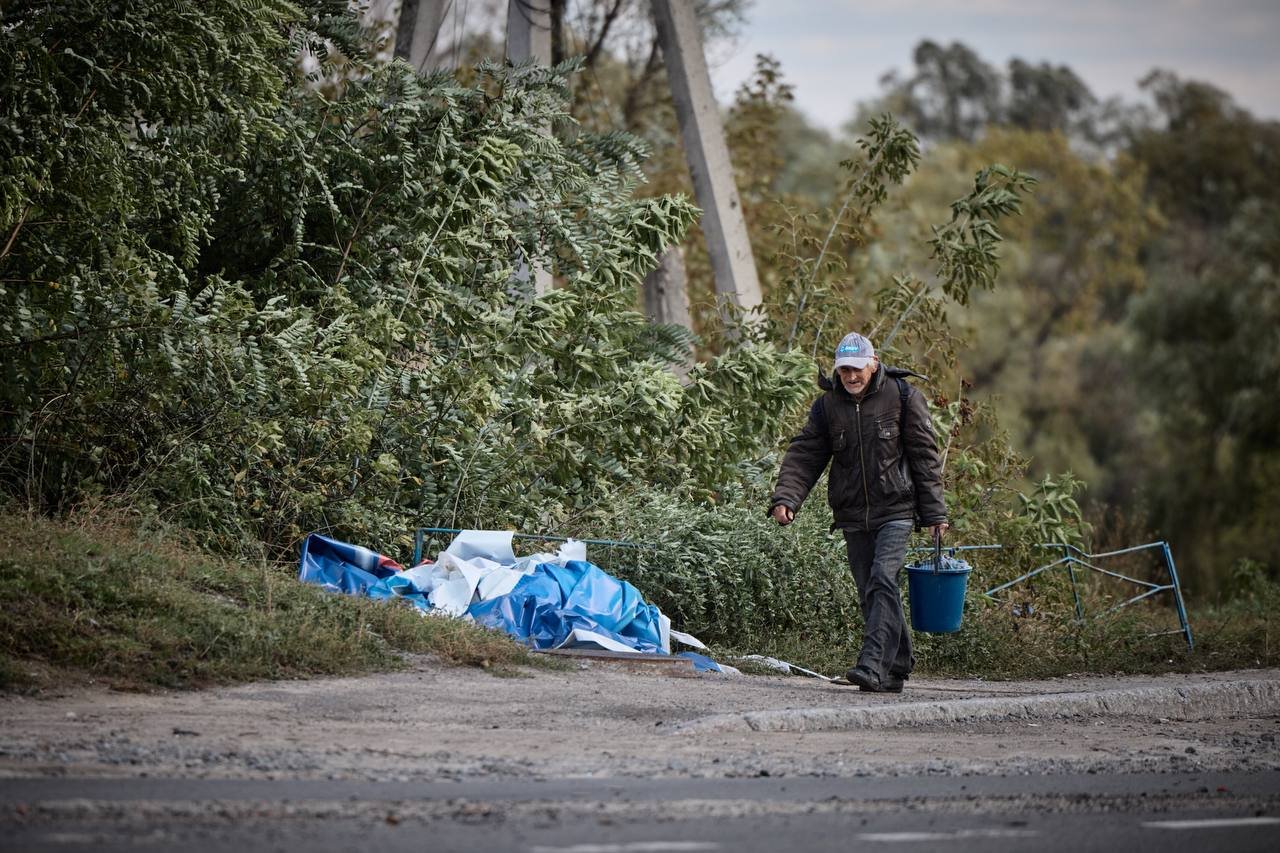 «Разруха, упадок, боль во всём»: Зеленский опубликовал фото из освобождённого Купянска 7