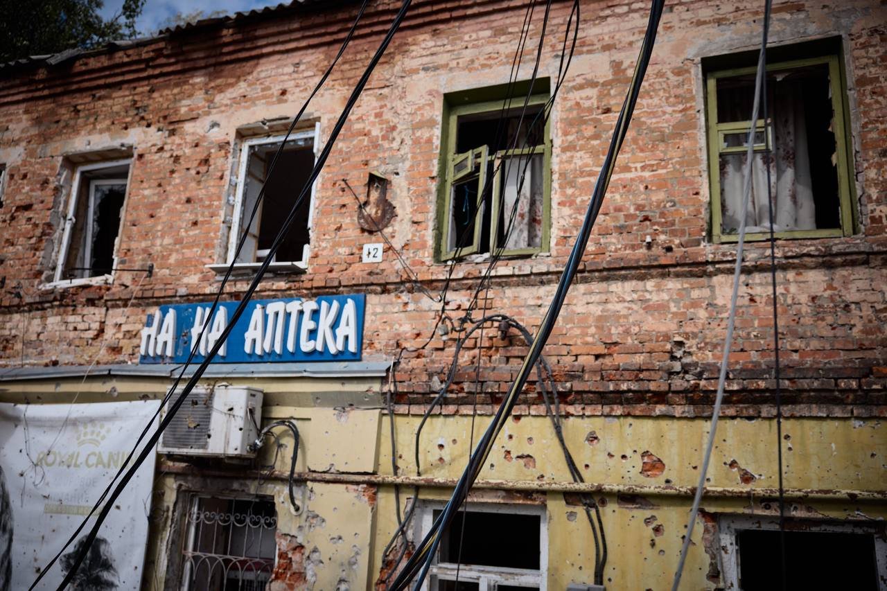 «Разруха, упадок, боль во всём»: Зеленский опубликовал фото из освобождённого Купянска 4