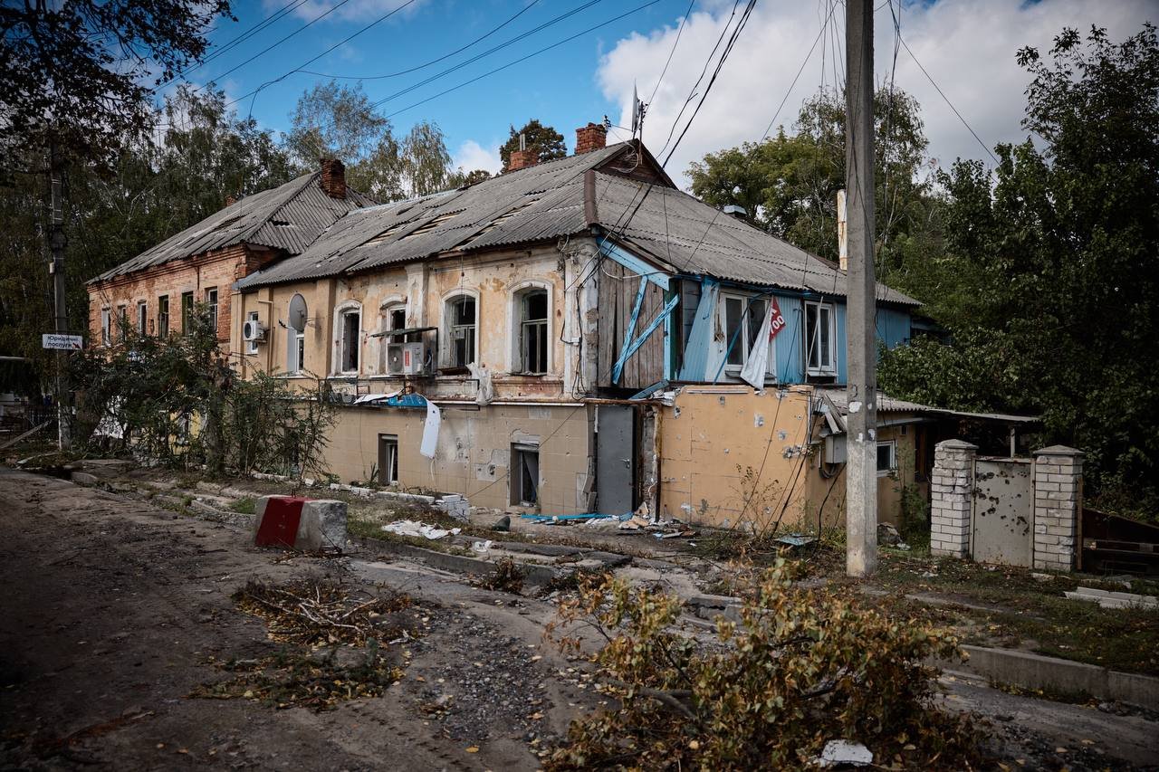 «Разруха, упадок, боль во всём»: Зеленский опубликовал фото из освобождённого Купянска 2