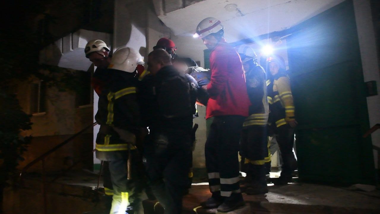 Житловий квартал у Миколаєві російські терористи обстріляли близько 01:00