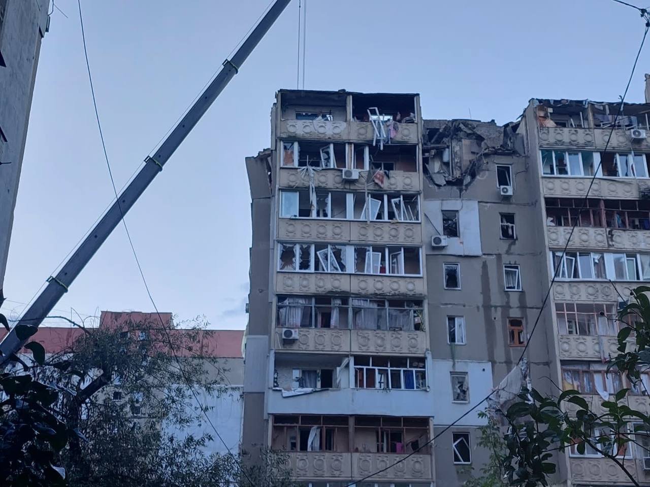 Як виглядає житловий будинок після ворожої атаки у ніч на 30 вересня
