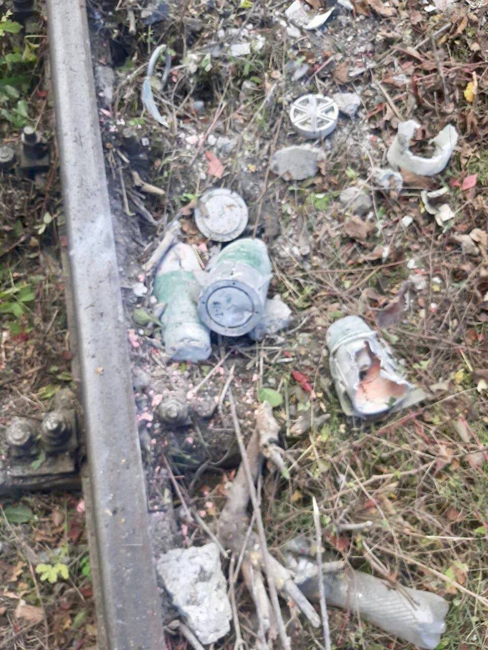 Якщо десь, бачите нерозірваний боєприпас, його залишки, не підходьте близько, не фотографуйте