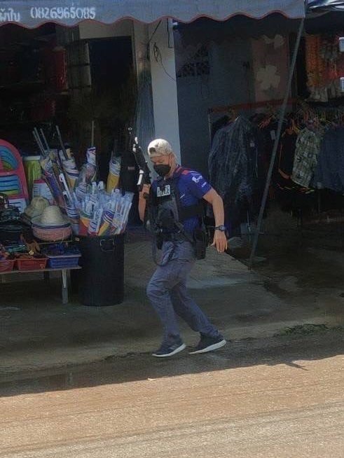 Чоловіка бачили зі зброєю