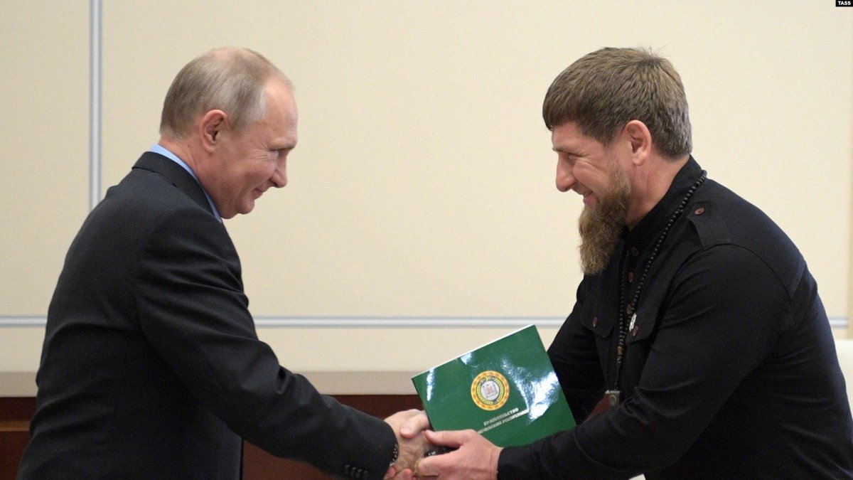 путін тримається за свого улюбленця путін тримається за свого улюбленця