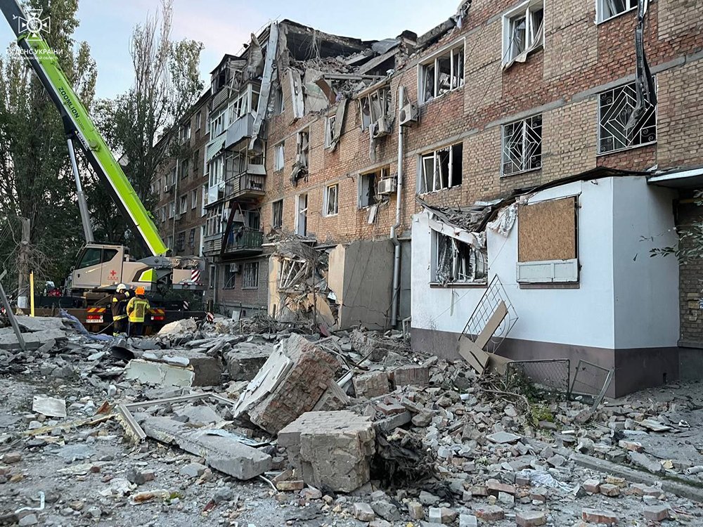 Сім мешканців можуть знаходитись під завалами