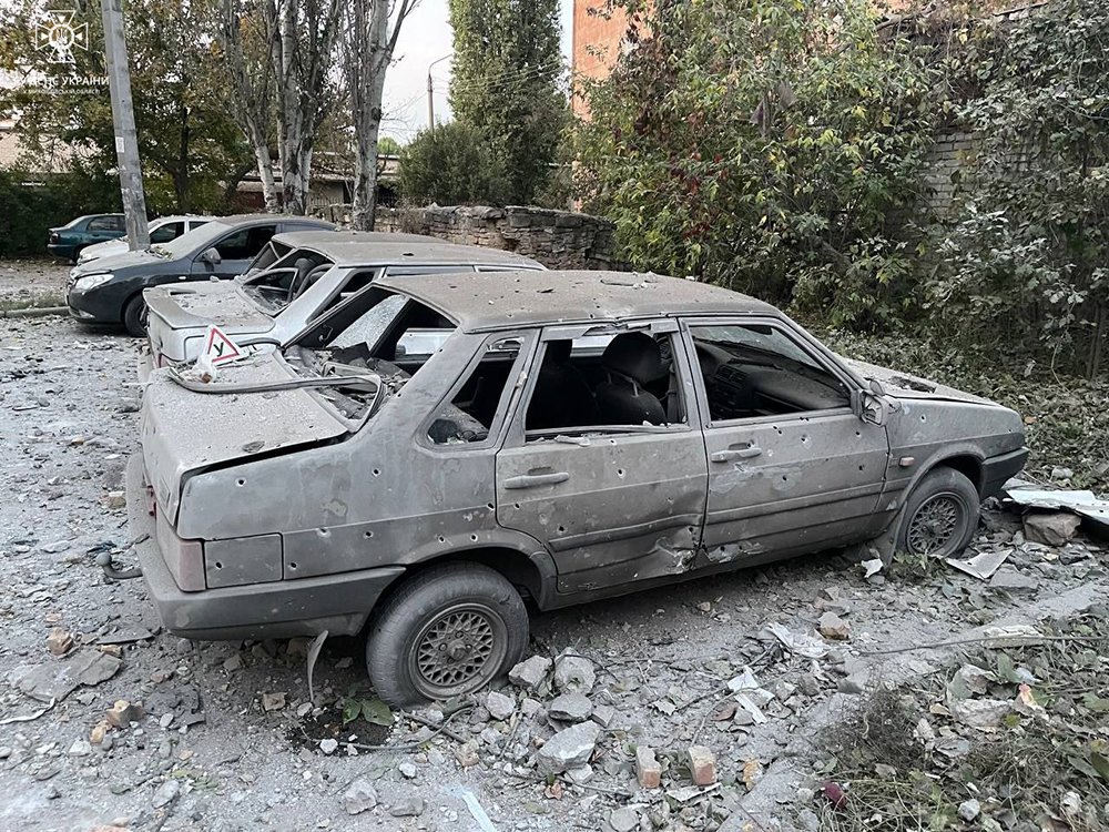 Розбиті автівки мирних мешканців