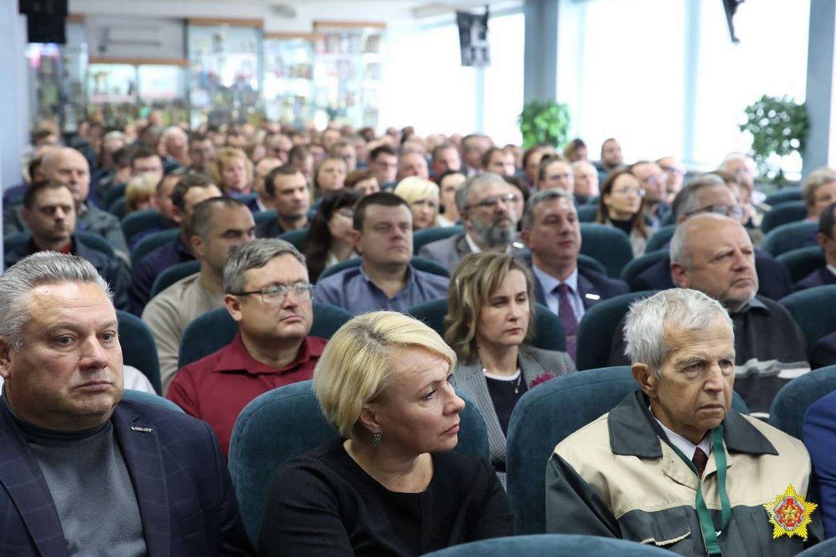 На МАЗі слухали про політичний момент    На МАЗі слухали про політичний момент