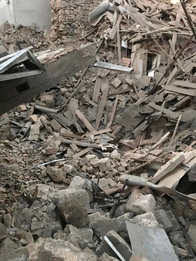 Під завалами знайшли тіло чоловіка, рятувально-пошукова операція продовжується