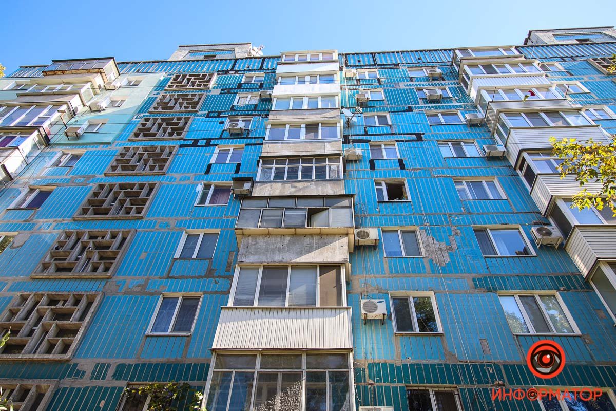 Во многих домах вылетели окна