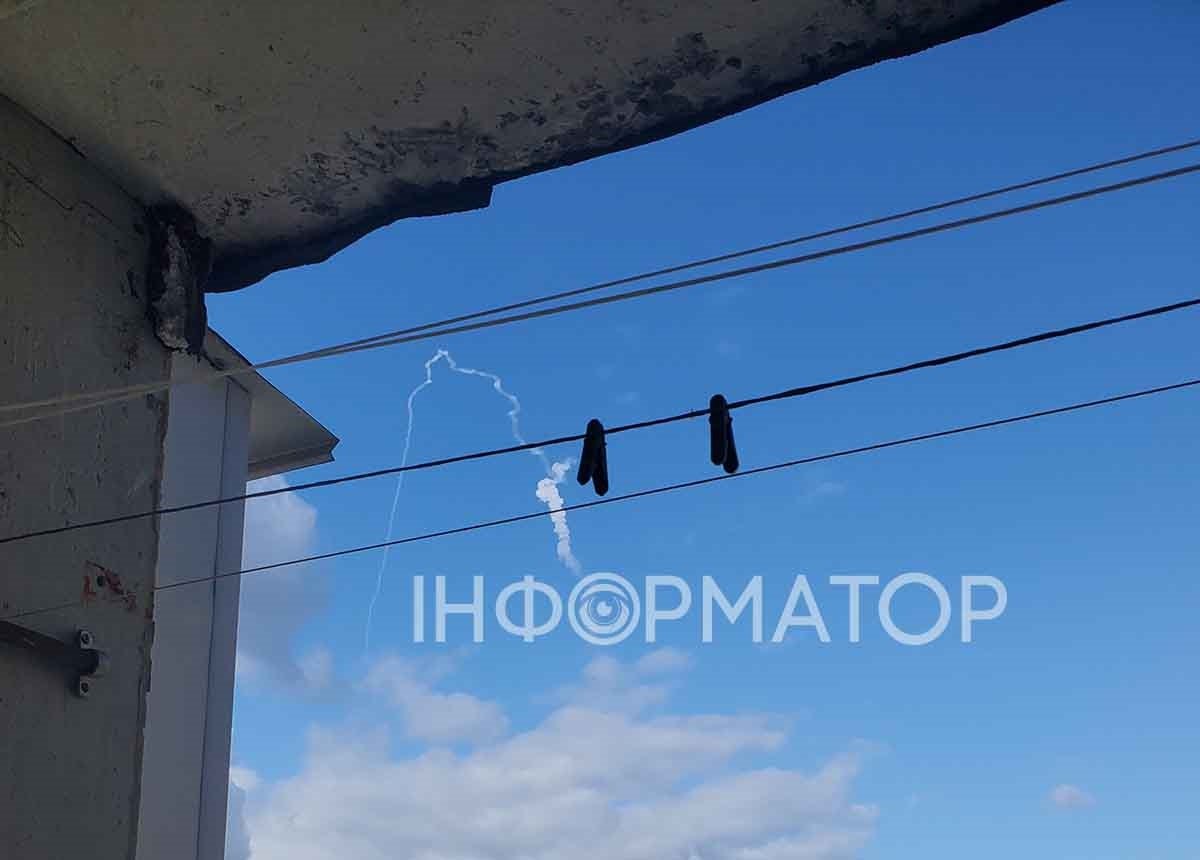 В Києві пролунало декілька потужних вибухів В Києві пролунало декілька потужних вибухів
