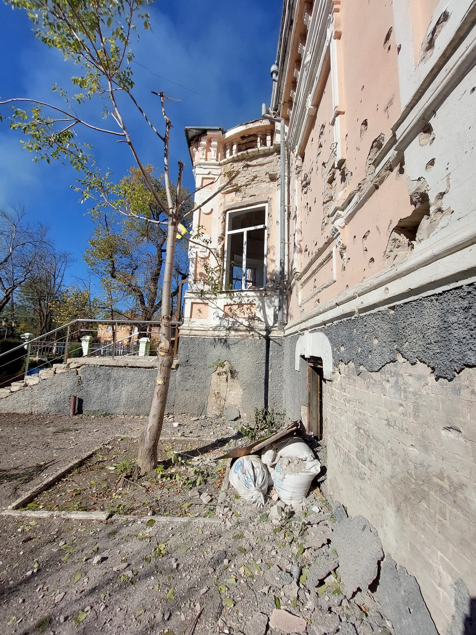 Наслідки ворожих обстрілів