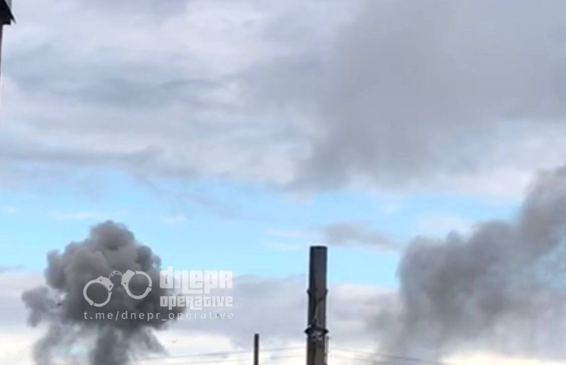 Сліди вибуху в небі над Павлоградом