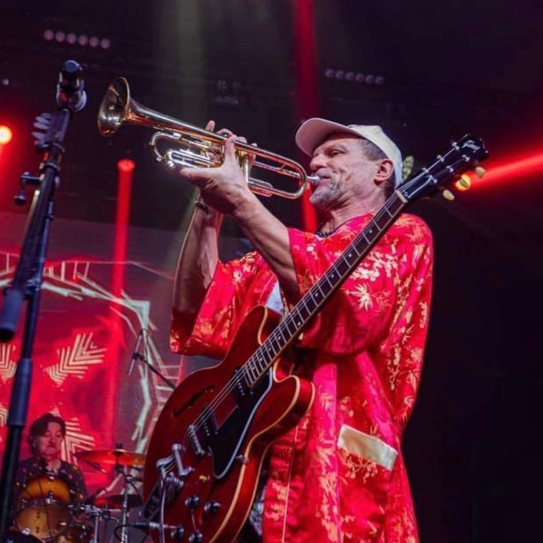 Олег Скрипка та його допомога ЗСУ Олег Скрипка та його допомога ЗСУ