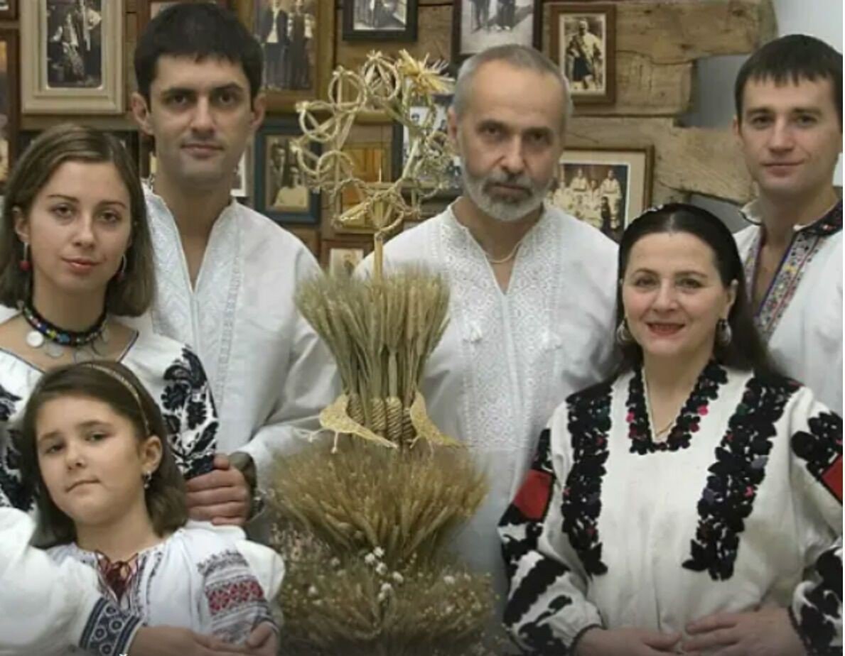 Ніна Матвієнко та її сім'я Ніна Матвієнко та її сім'я