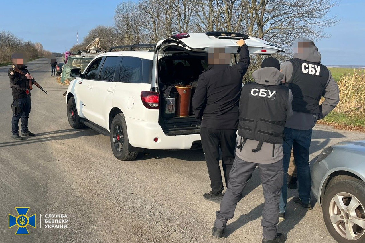 Вручение сообщения о подозрении священнику