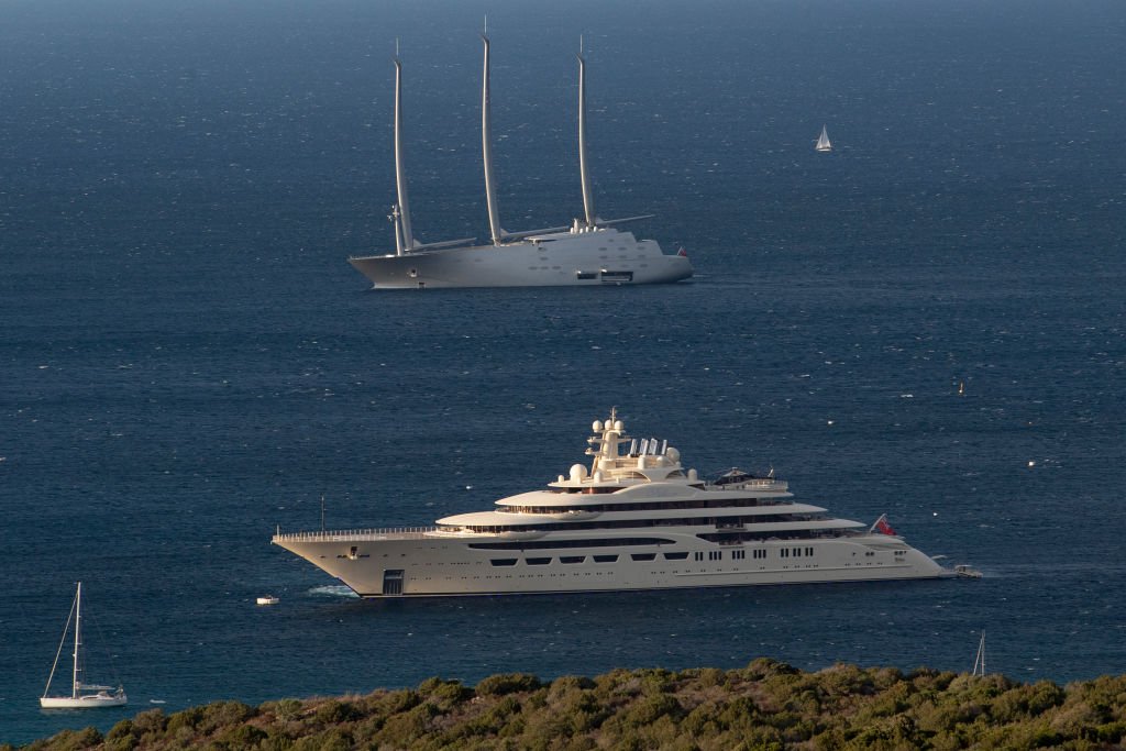 Яхта Dilbar. Фото: Getty Images.