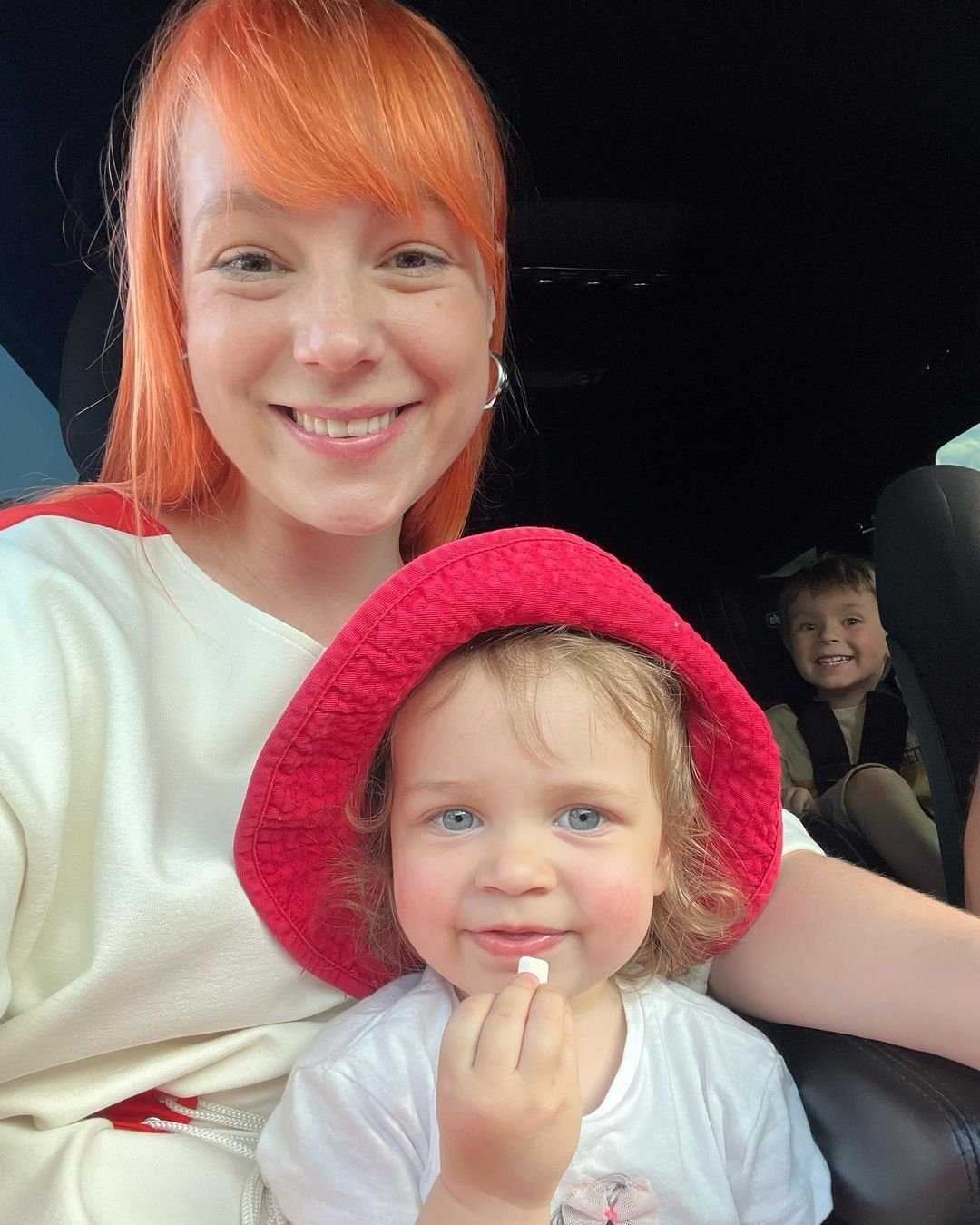 TARABAROVA  з дітьми