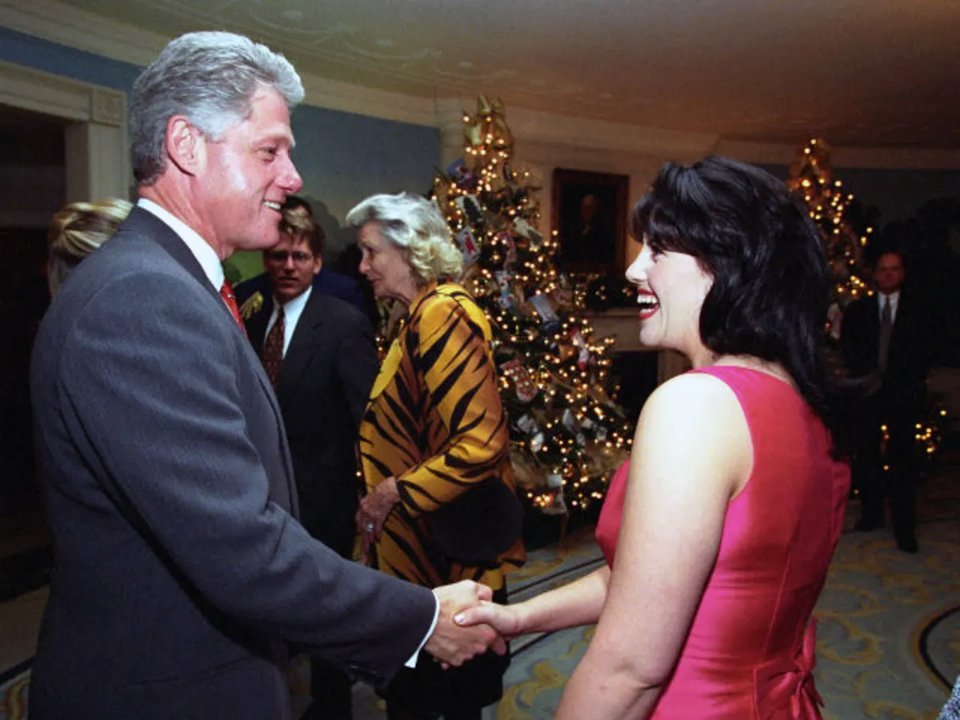 Моніка Левінскі та Білл Клінтон під час святкування Нового року у Білому домі
