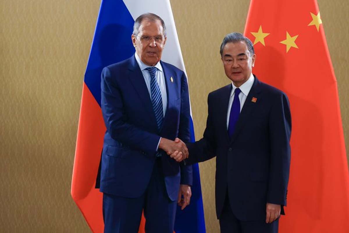 На полях саміту G20 Сергій Лавров зустрічався зі своїм китайським колегою Ван І На полях саміту G20 Сергій Лавров зустрічався зі своїм китайським колегою Ван І
