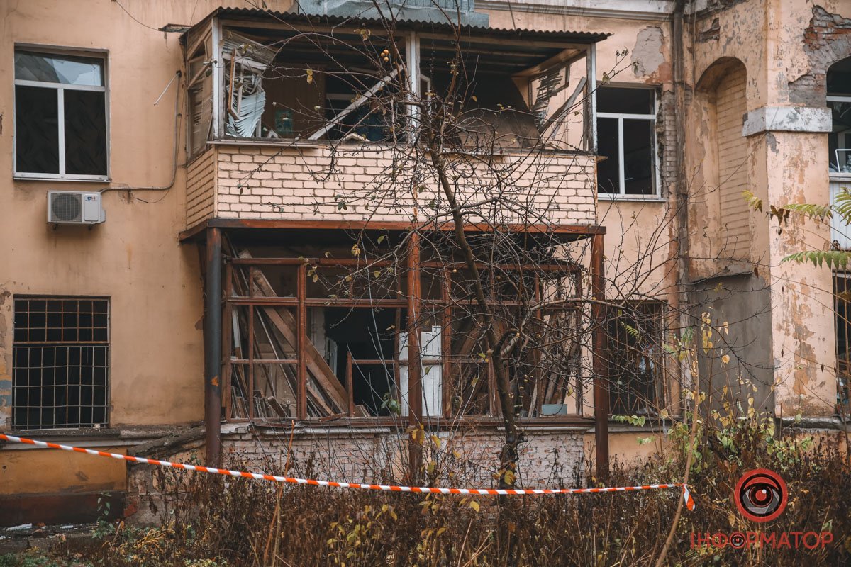 Потрощені вибухом будинки