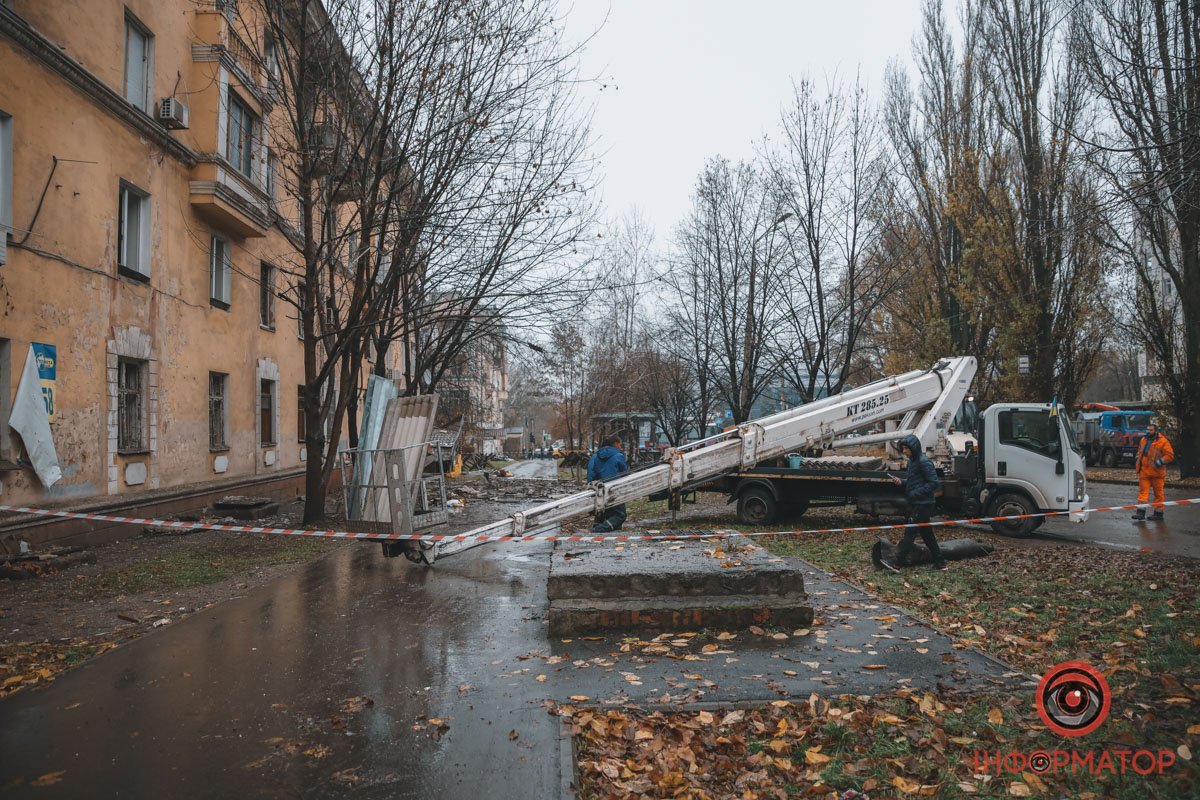 У місті усувають наслідки ракетної атаки