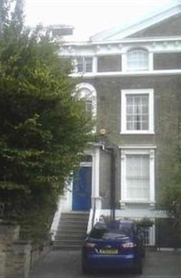 Тут мешкає Джеймс Бонд