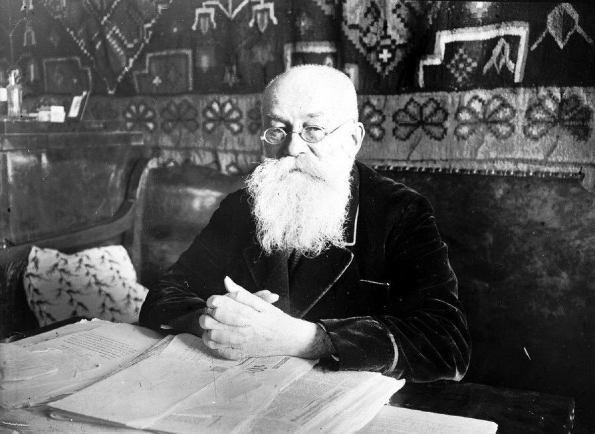 Михайло Грушевський — український історик, голова Української Центральної Ради та автор «Історія України-Руси».