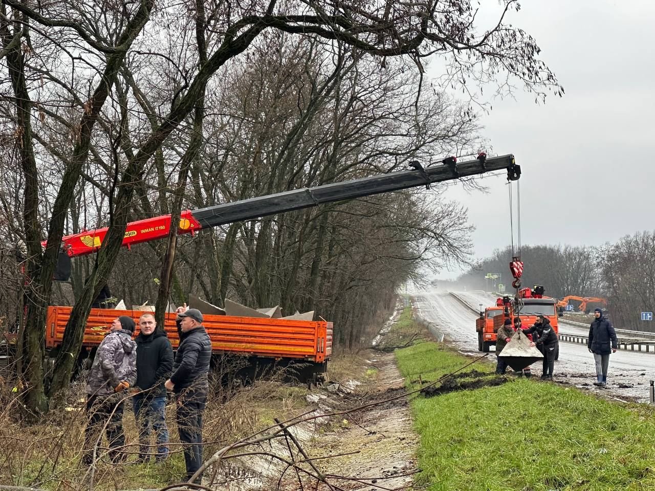 У Бєлгородській області будують укріплення У Бєлгородській області будують укріплення