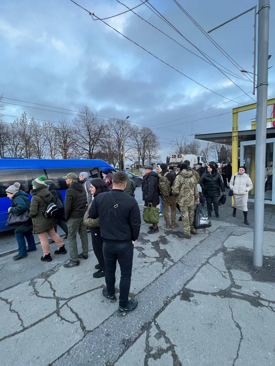 Черги у Дніпрі на зупинках