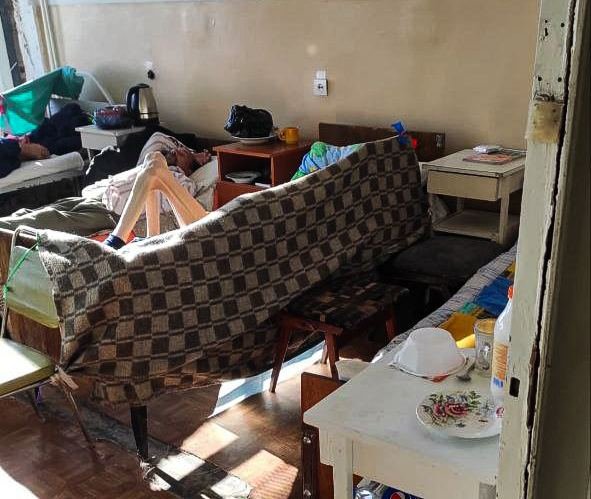 Люди не отримують тут належної допомоги Люди не отримують тут належної допомоги