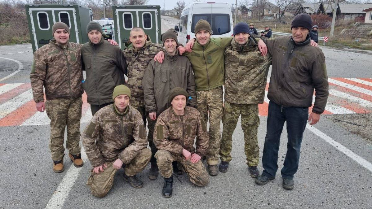Українські військові, яких повернули з полону