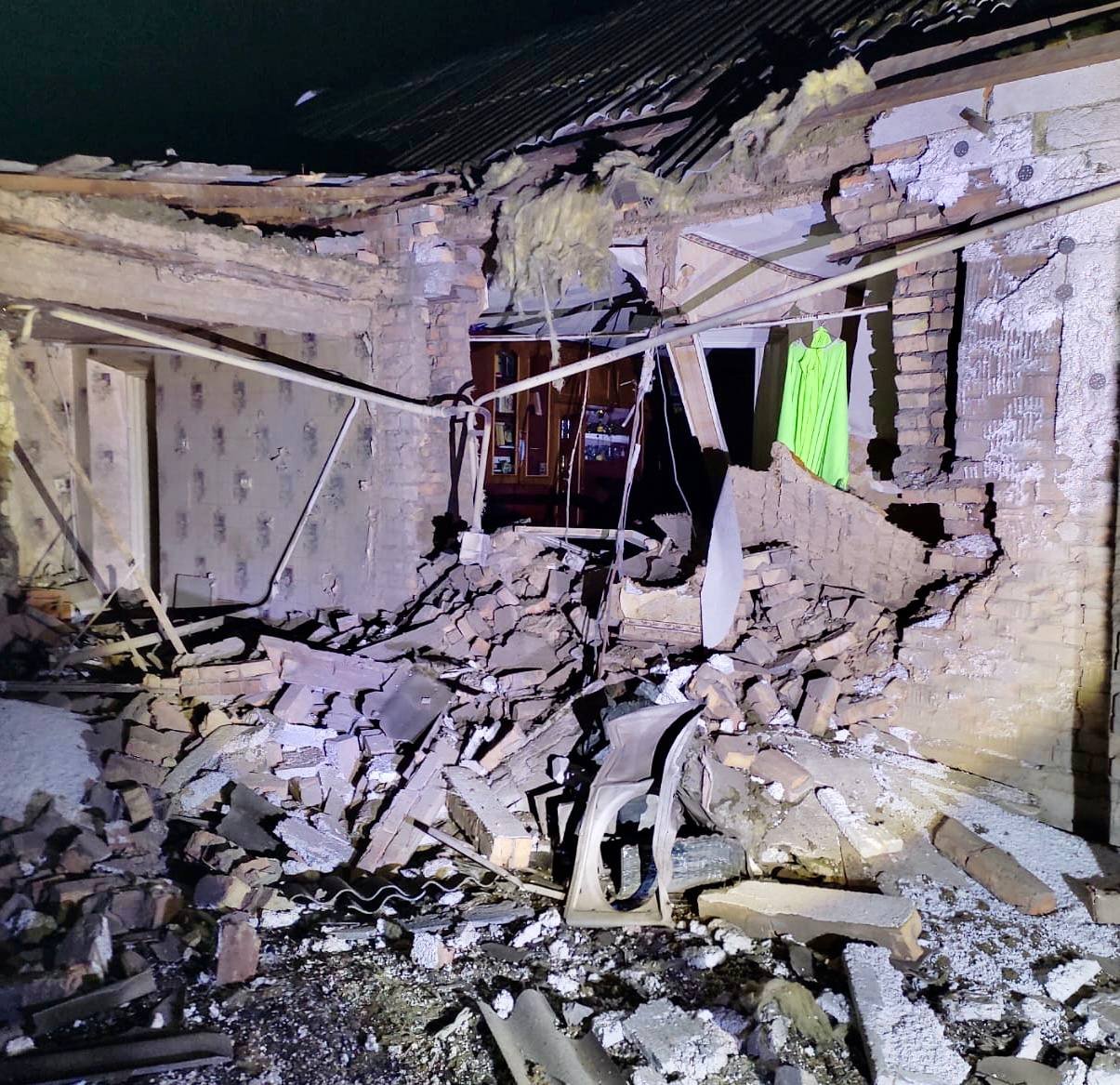 Зруйнований будинок