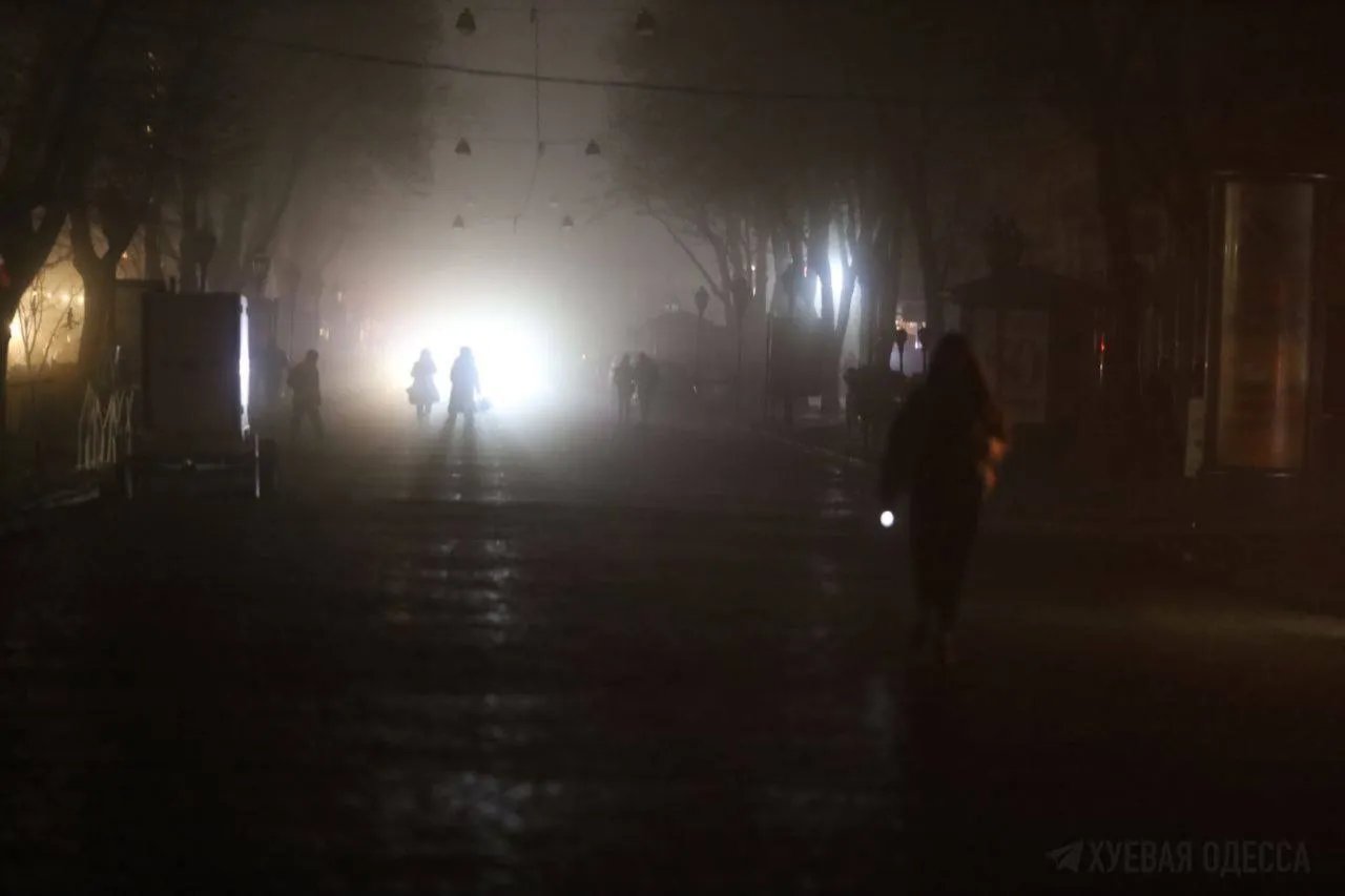 Одеса занурилася в темряву