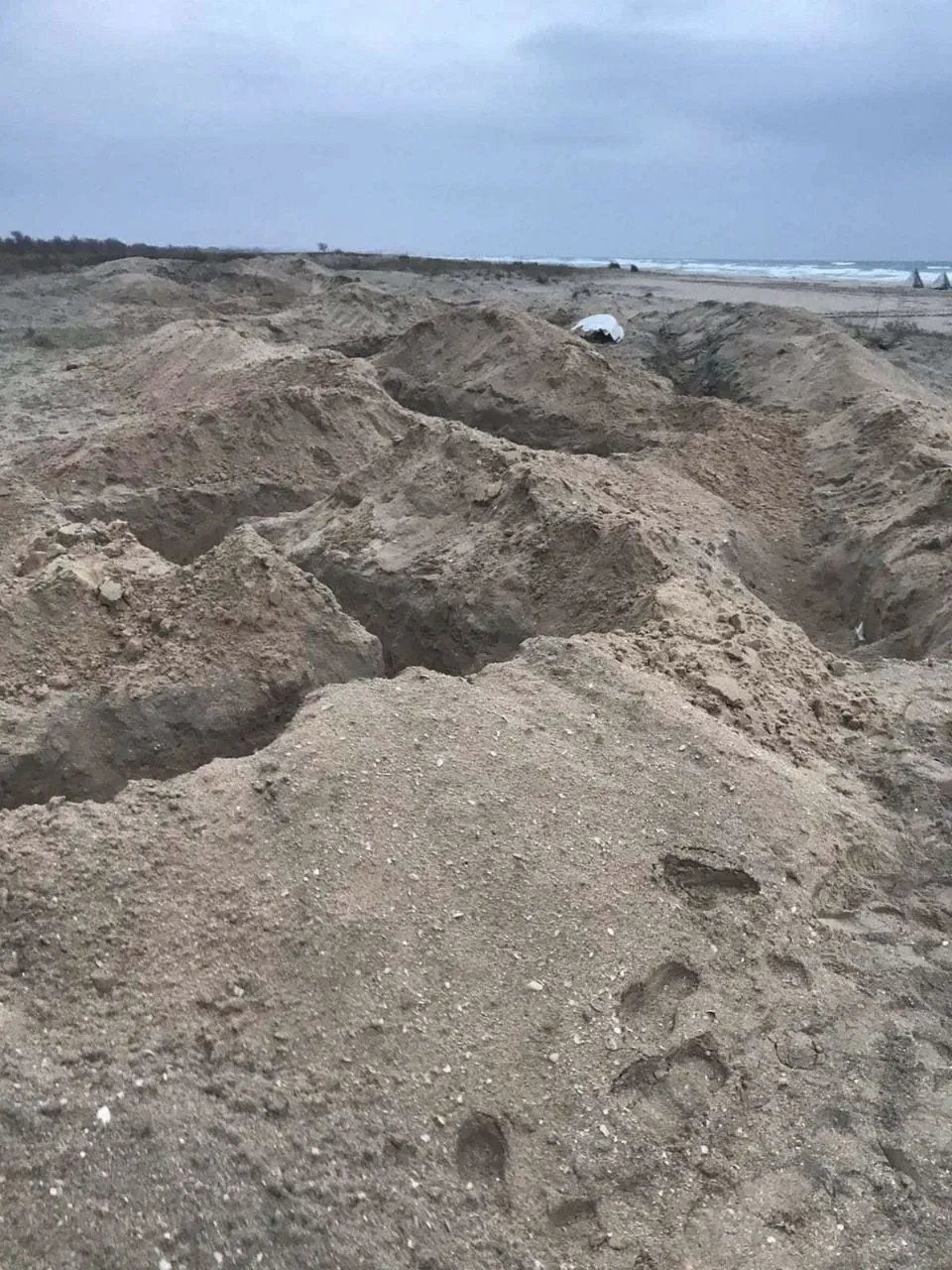 На фото видно, як загарбники готуються до контрнаступу ЗСУ