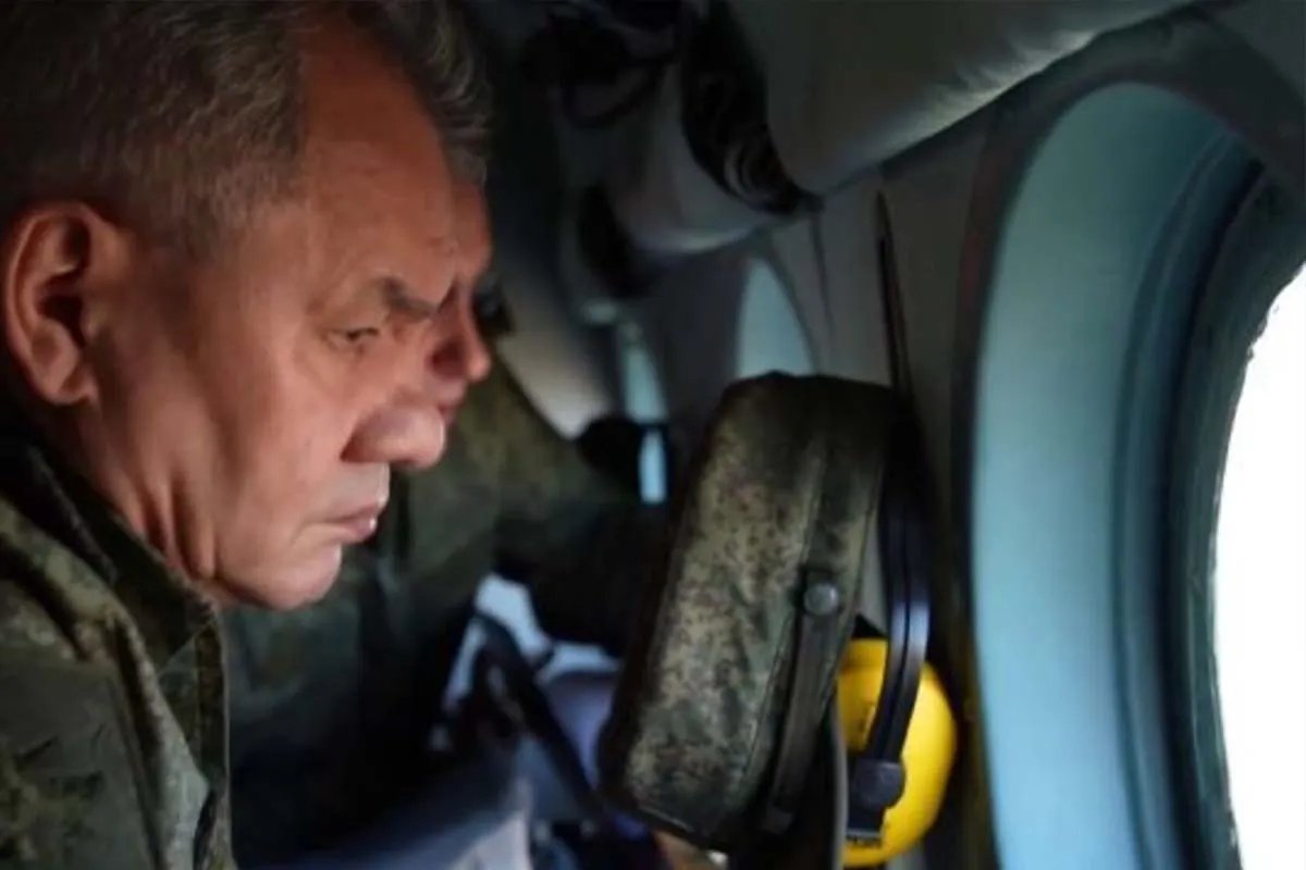 Пропагандисти показали сюжет, у якому Шойгу, ніби-то, інспектує позиції військових в Україні Пропагандисти показали сюжет, у якому Шойгу, ніби-то, інспектує позиції військових в Україні